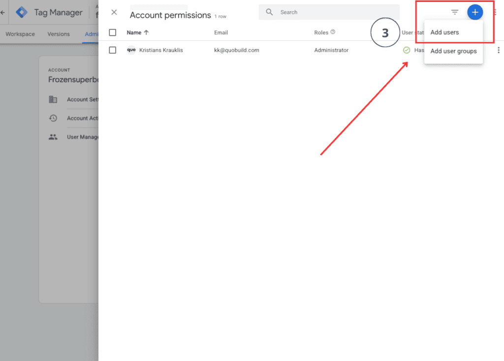 Parādīts, kā pievienot jaunu lietotāju Google Tag Manager kontam ar pogu "Pievienot lietotāju".